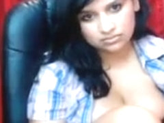 Thick Indian Chick Gets Naked